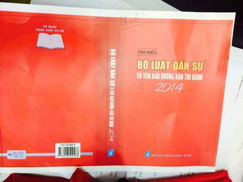 Bìa sách NXB Lao động - Xã hội đã duyệt không có hình diễn viên Công Lý. Ảnh: NXB cung cấp