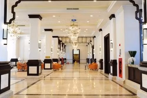 Hành lang khách sạn cũng được bố trí sang trọng...