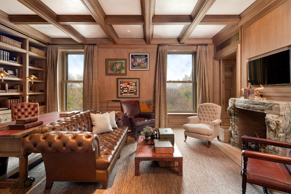 Nơi đây từng nơi ở của các chính khách nổi tiếng như hai tổng thống Mỹ John F. Kennedy, Dwight D. Eisenhower hay Công tước xứ Windsor (Anh quốc) cùng phu nhân. John Jacob Astor VI, thành viên của gia đình Astor danh tiếng trong lĩnh vực kinh doanh, chính trị và hoạt động xã hội, cũng đã một lần ở lại đây. Nơi đây từng nơi ở của các chính khách nổi tiếng như hai tổng thống Mỹ John F. Kennedy, Dwight D. Eisenhower hay Công tước xứ Windsor (Anh quốc) cùng phu nhân. John Jacob Astor VI, thành viên của gia đình Astor danh tiếng trong lĩnh vực kinh doanh, chính trị và hoạt động xã hội, cũng đã một lần ở lại đây.