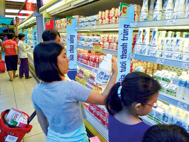 Người tiêu dùng nên chọn mua sữa có thương hiệu, xuất xứ rõ ràng. Người tiêu dùng nên chọn mua sữa có thương hiệu, xuất xứ rõ ràng.