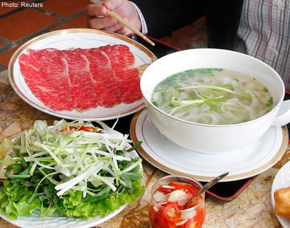 Thịt bò Kobe được bày riêng trước khi cho vào phở (Ảnh: Đất Việt) Thịt bò Kobe được bày riêng trước khi cho vào phở (Ảnh: Đất Việt)