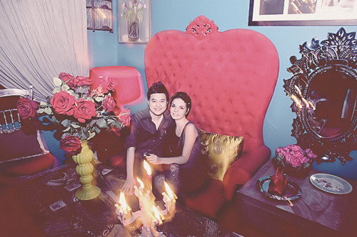 Quang Vinh: Café L’Appartement sang trọng và tinh tế như chủ nhân Giữa tháng 5 năm ngoái, Quang Vinh và người bạn thân của mình là Lý Quý Khánh chính thức khai trương quán café mang tên L’Appartement ở địa chỉ 95 Pasteur, Quận 1. Quán có diện tích khá nhỏ nhưng thiết kế khá thông minh nên khi đến đây bạn không có cảm giác tù túng mà ngược lại không gian mang đến sự ấm cúng, thân tình.