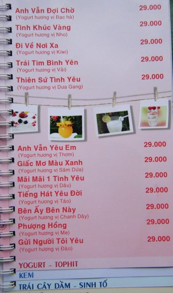 Nhìn vào thực đơn bạn sẽ không khỏi ngạc nhiên khi mang tên: Đi về nơi xa, Kiếp ve sầu, Chim trắng mồ côi…