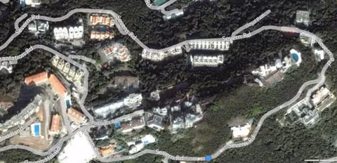 Nằm trên ngọn đồi tuyệt đẹp Victorya Peak của Hong Kong, Severn Road có khoảng 60 hộ dân sinh sống