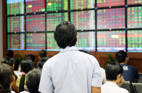 Một năm kinh doanh thất bát của các công ty chứng khoán. Ảnh: B.H. Một năm kinh doanh thất bát của các công ty chứng khoán. Ảnh: B.H.