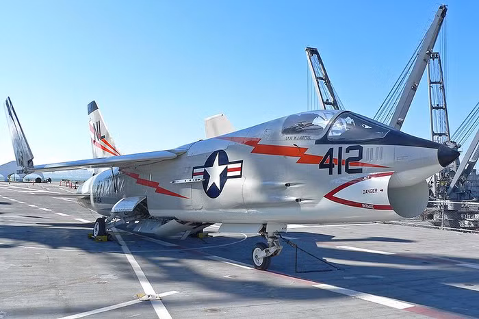 Chance Vought F-8 Crusader (hải quân) (Mỹ)