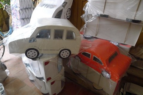 Ô tô từ 4 đến 9 chỗ, từ nhỏ đến to.