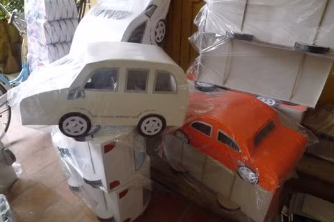 Ô tô từ 4 đến 9 chỗ, từ nhỏ đến to.