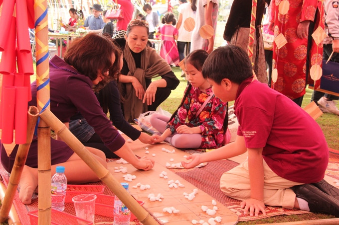Ô an quan – trò chơi dân gian mà có lẽ nhiều em chưa từng biết đến Ô an quan – trò chơi dân gian mà có lẽ nhiều em chưa từng biết đến