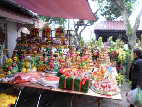 Mâm lễ được cho là "khủng" nhất với giá 40 triệu đồng. Mâm lễ được cho là "khủng" nhất với giá 40 triệu đồng.