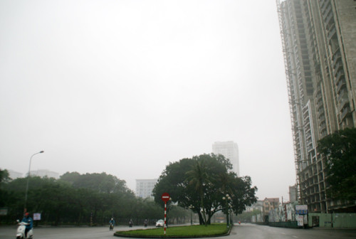 Ban công một tòa nhà sẽ là nghĩa trang lạnh lẽo tại KĐT mới Văn Quán.