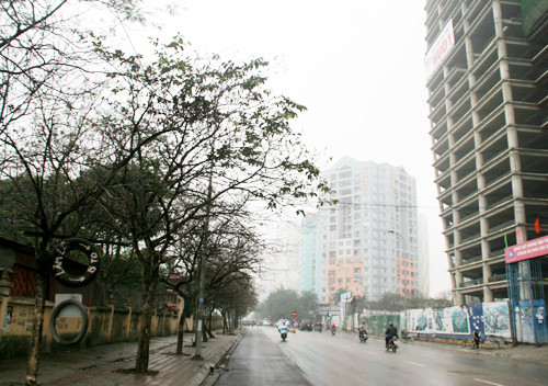 Nghĩa trang Quán Dền ngay trung tâm của khu Trung Hòa - Nhân Chính.