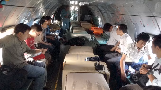 Nhóm phóng viên các báo tháp tùng đoàn cứu hộ - Ảnh: Thuận Thắng Nhóm phóng viên các báo tháp tùng đoàn cứu hộ - Ảnh: Thuận Thắng