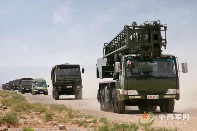 Trung Quốc diễn tập bắn tên lửa phòng không trên sa mạc Gobi