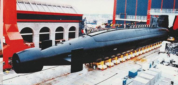 Tàu ngầm NG-SSBN S-616 "Le Triomphant" Tàu ngầm NG-SSBN S-616 "Le Triomphant"