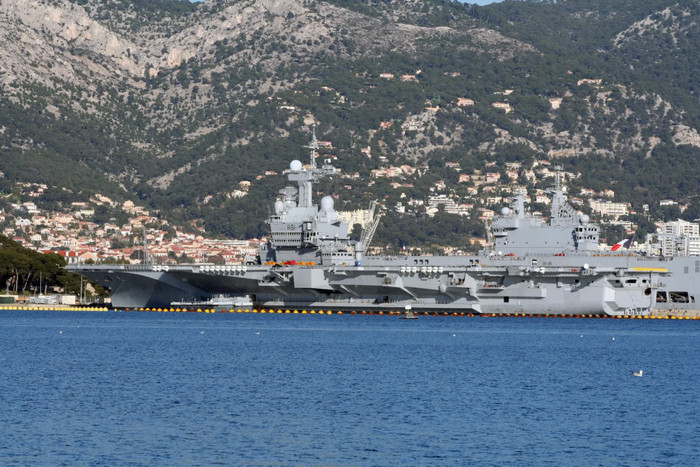 Tàu sân bay R-91 NAC "Charles de Gaulle"