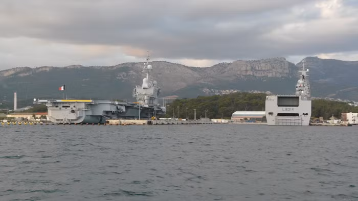 Tàu sân bay R-91 NAC "Charles de Gaulle"