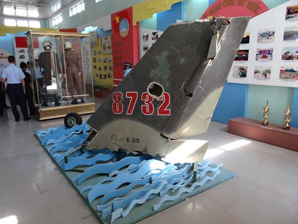 Tại phòng truyền thống của Không quân Việt Nam Tại phòng truyền thống của Không quân Việt Nam