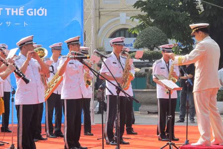 Tiết mục khai mạc của đoàn nhạc Seoul (Hàn Quốc)