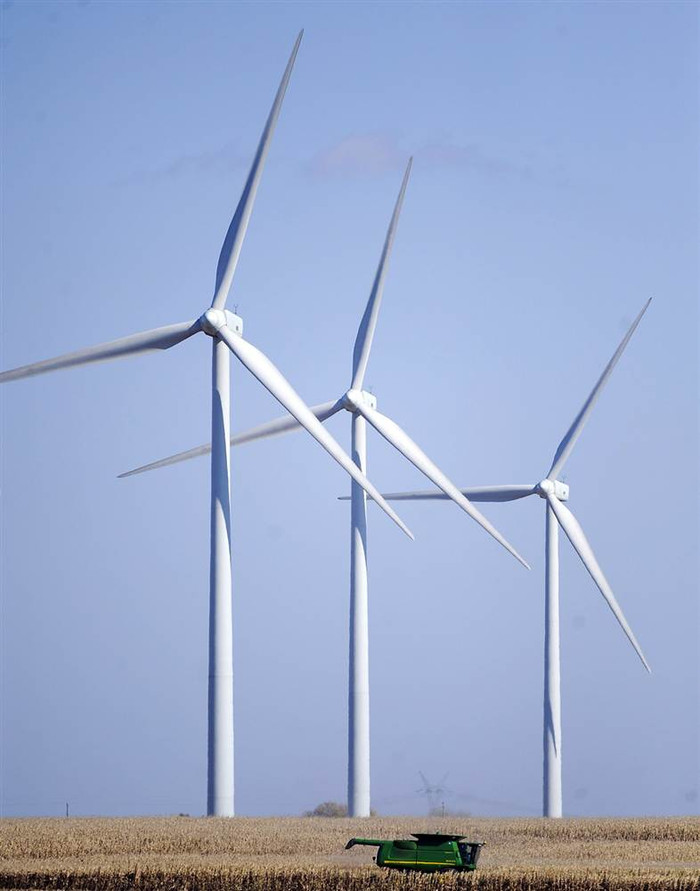 Các trạm thu, phát phong điện trên những cánh đồng ở Mỹ. Các trạm thu, phát phong điện trên những cánh đồng ở Mỹ.