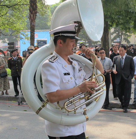 Tiết mục của các thành viên trong đoàn Cảnh sát Hàn Quốc
