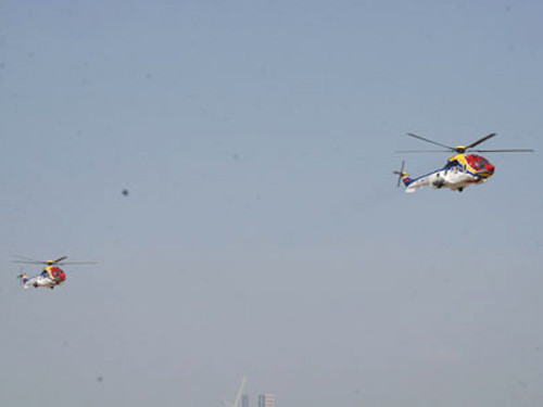 Phi đội E-225 bay trình diễn trên thành phố Vũng Tàu - Ảnh TNO Phi đội E-225 bay trình diễn trên thành phố Vũng Tàu - Ảnh TNO