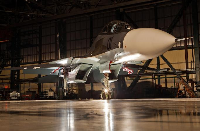 Su-30SM bên trong nhà máy chế tạo hàng không Irkutsk Su-30SM bên trong nhà máy chế tạo hàng không Irkutsk