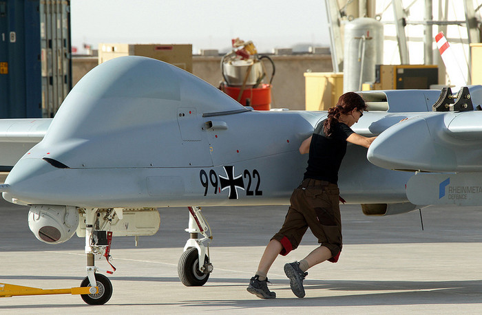 Máy bay không người lái Heron của Lực lượng Hỗ trợ An ninh Quốc tế tại Afghanistan.