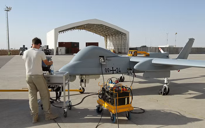 Máy bay không người lái Heron của Lực lượng Hỗ trợ An ninh Quốc tế tại Afghanistan.