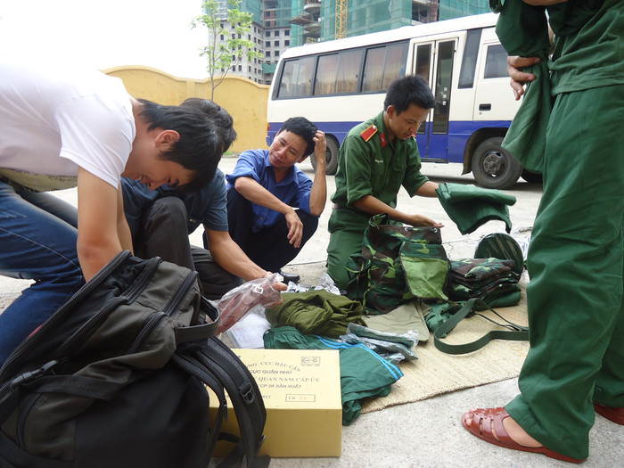 Bố mẹ các em cũng cảm thấy yên tâm và phấn khởi khi con mình được các anh chị học viên khóa trên giúp đỡ rất nhiệt tình. Bố mẹ các em cũng cảm thấy yên tâm và phấn khởi khi con mình được các anh chị học viên khóa trên giúp đỡ rất nhiệt tình.