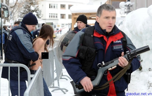 Phong trào FEMEN tại Davos, Thuỵ Sỹ