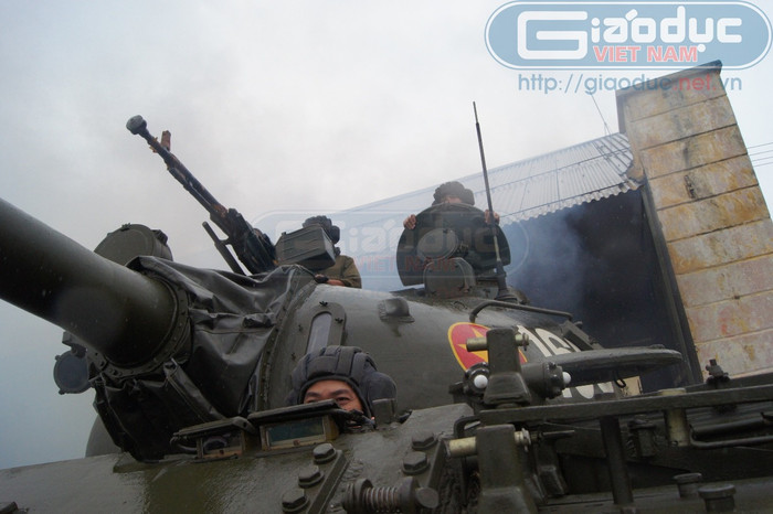 Kíp xe Tiểu đoàn 1 sẵn sàng cơ động chiến đấu sau ít phút nhận lệnh của chỉ huy đơn vị