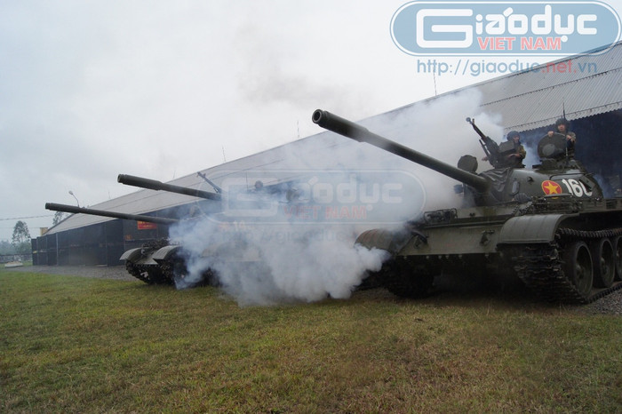 Kíp xe Tiểu đoàn 1 sẵn sàng cơ động chiến đấu sau ít phút nhận lệnh của chỉ huy đơn vị