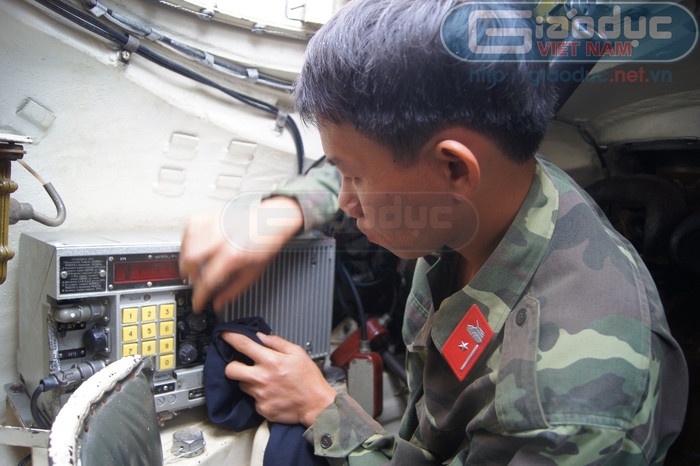 Bảo quản khí tài trong xe