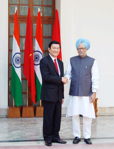 Chủ tịch nước Trương Tấn Sang gặp Thủ tướng Ân Độ Manmohan Singh. Chủ tịch nước Trương Tấn Sang gặp Thủ tướng Ân Độ Manmohan Singh.