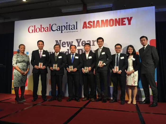 BIDV đã xuất sắc vượt qua nhiều định chế tài chính lớn để được vinh danh là ngân hàng đứng đầu thị trường Việt Nam. BIDV đã xuất sắc vượt qua nhiều định chế tài chính lớn để được vinh danh là ngân hàng đứng đầu thị trường Việt Nam.