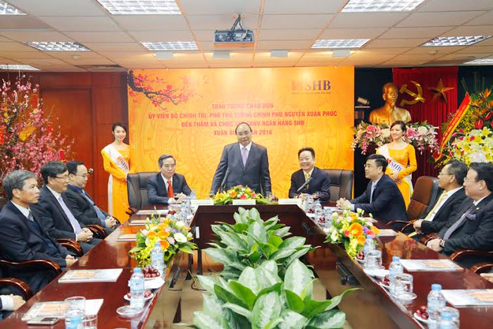 Ủy viên Bộ Chính trị, Phó Thủ tướng Nguyễn Xuân Phúc thăm và chúc Tết CBNV Ngân hàng SHB. Ủy viên Bộ Chính trị, Phó Thủ tướng Nguyễn Xuân Phúc thăm và chúc Tết CBNV Ngân hàng SHB.