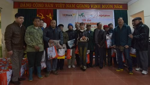 Những món quà tết làm ấm lên ngày đông lạnh giá.