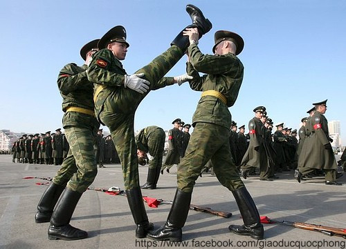 Muốn thẳng chân thì phải thế này Muốn thẳng chân thì phải thế này
