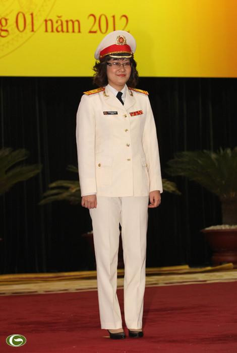 Lễ phục thu đông nữ