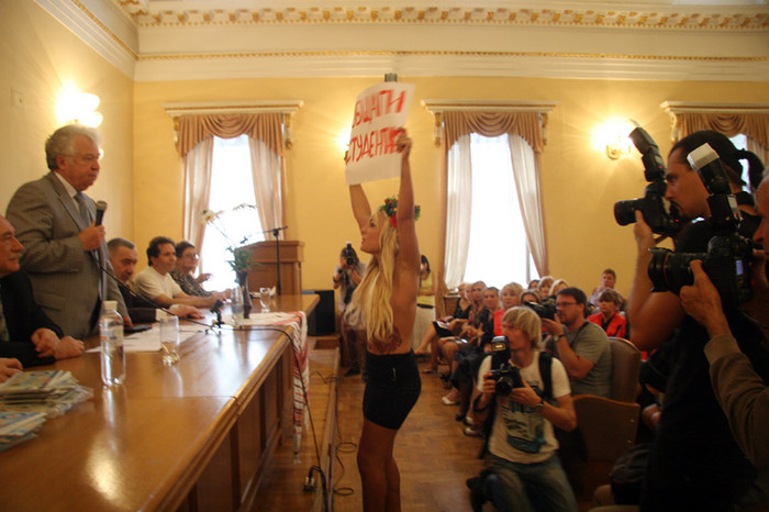 Phong trào FEMEN xuất hiện tại Ucraina