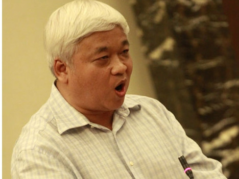 Bầu Kiên thời còn "thét" ra lửa. Bầu Kiên thời còn "thét" ra lửa.
