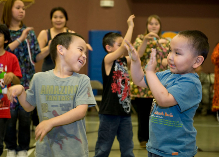 Đây là hoạt động thường niên của ông già Noel và các trợ lý của mình vào mỗi dịp cuối năm và là truyền thống của Lực lượng vệ binh bang Alaska, Mỹ từ năm 1956. Đây là hoạt động thường niên của ông già Noel và các trợ lý của mình vào mỗi dịp cuối năm và là truyền thống của Lực lượng vệ binh bang Alaska, Mỹ từ năm 1956.