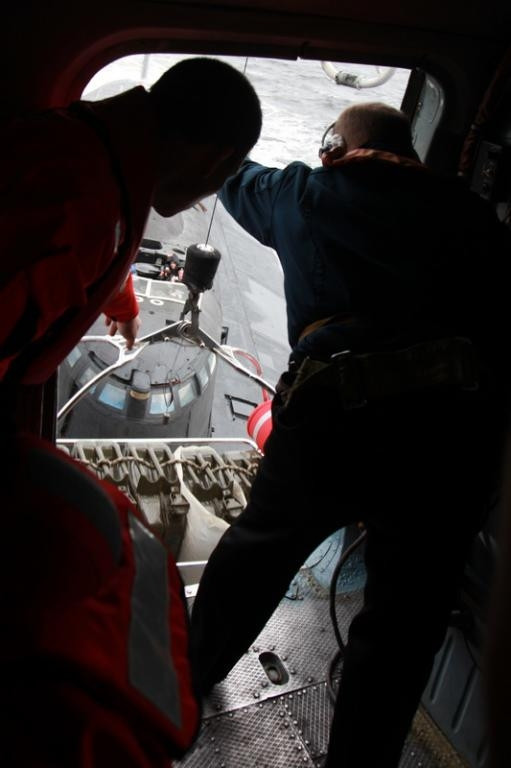 Nhiêu liệu được thả xuống phía dưới Nhiêu liệu được thả xuống phía dưới