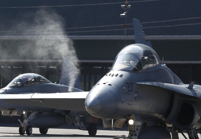 F/A-18 đóng tại Meiringen. F/A-18 đóng tại Meiringen.