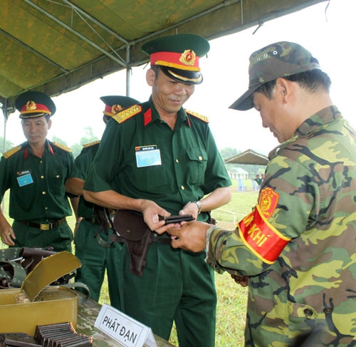 Tại tuyến phát đạn