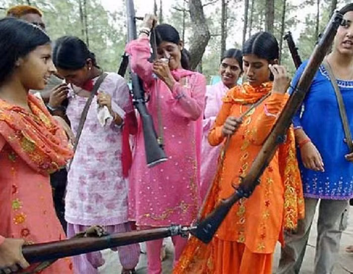 Lực lượng dân quân tự vệ của Ấn Độ tại khu vực Kashmir.