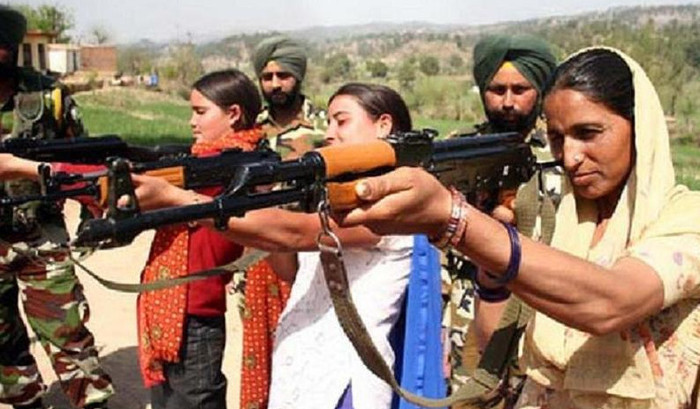 Lực lượng dân quân tự vệ của Ấn Độ tại khu vực Kashmir. Lực lượng dân quân tự vệ của Ấn Độ tại khu vực Kashmir.