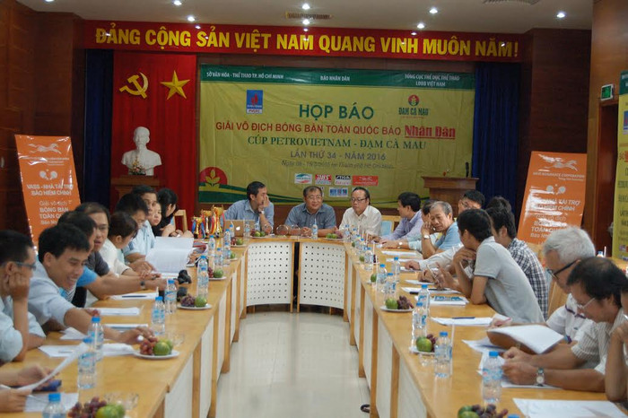 Toàn cảnh họp báo Giải vô địch bóng bàn toàn quốc Báo Nhân Dân lần thứ 34 tranh Cúp PetroVietNam – Đạm Cà Mau năm 2016.