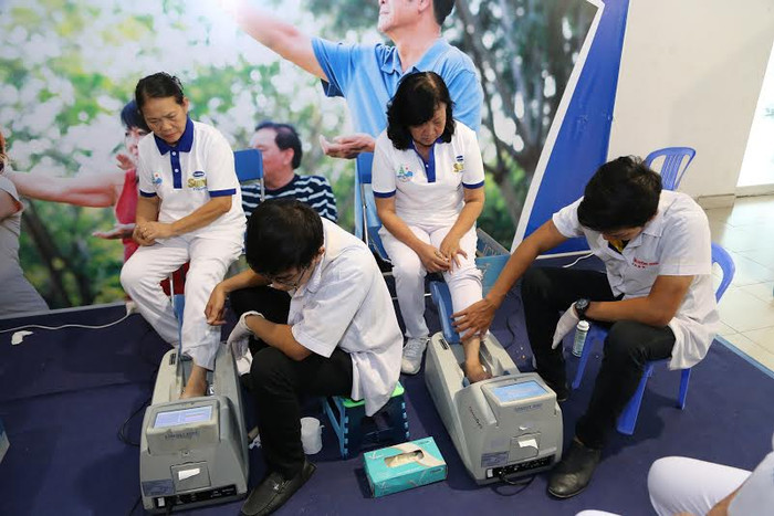 Hoạt động đo loãng xương cho người cao tuổi được hưởng ứng nhiệt tình.